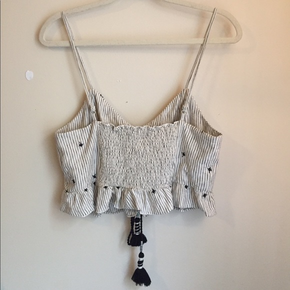 American Eagle (AEO) lace-up beige/black crop top - Picture 3 of 5
